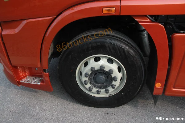 Union Truck U400 400 hp 6X4(10 wheels) Chemical Liquid Transport Truck (CIMC brand) Chassis (3) | 86Trucks