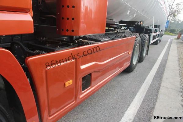 Union Truck U400 400 hp 6X4(10 wheels) Chemical Liquid Transport Truck (CIMC brand) Chassis (1) | 86Trucks