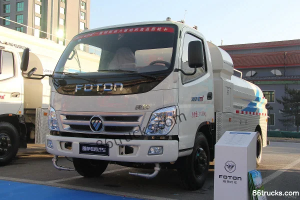 Foton Leisha 141 hp 4X2(6 wheels) Water Sprinkler Truck Exterior (2) | 86Trucks