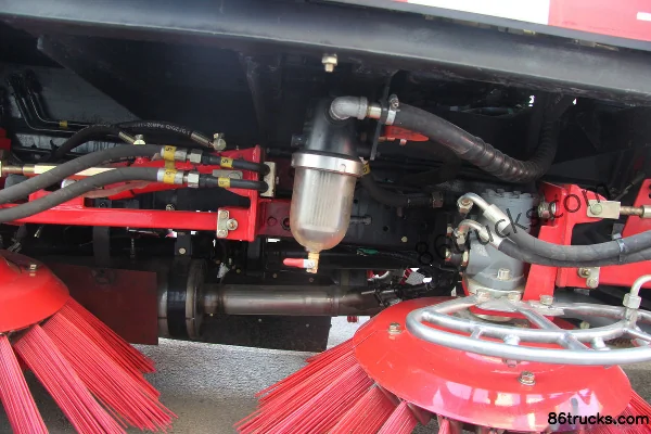Leisha 141 hp 4X2(6 wheels) Sweeper Truck Chassis (3) | 86Trucks