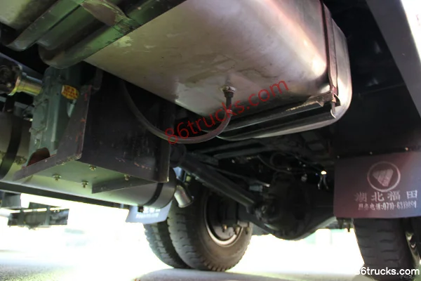 Foton Auman 210 hp 4X2(6 wheels) Cleaning Truck (Leisha Brand) Cab (3) | 86Trucks