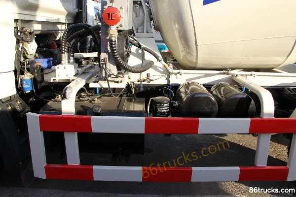 Shidai Jingang 130 ch 4X2(6 roues) camion malaxeur Châssis (2) | 86Trucks