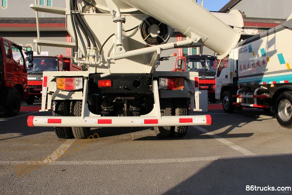 Shidai Jingang 130 ch 4X2(6 roues) camion malaxeur Châssis (1) | 86Trucks
