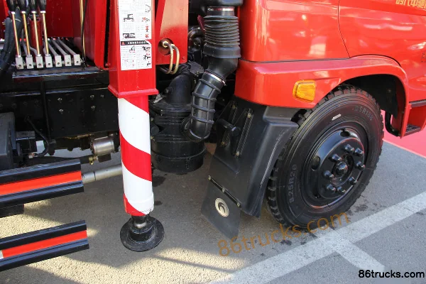 Shidai Jingang 115hp 4X2(6 wheels) Truck Mounted Crane Chassis (2) | 86Trucks