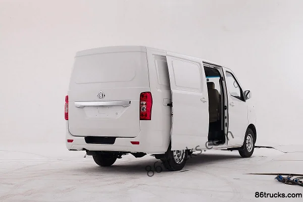 Changan Light Vehicle Ruixing Standard Type 109 hp 1.5L Panel Van Exterior (3) | 86Trucks