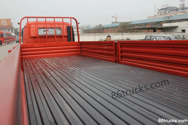 Dongfeng Kaipute Medium Truck 160hp 4X2(6 wheels) 6.2m Cargo Truck Body (3) | 86Trucks