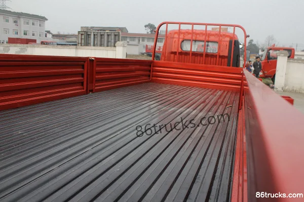 Dongfeng Kaipute Medium Truck 160hp 4X2(6 wheels) 6.2m Cargo Truck Body (1) | 86Trucks