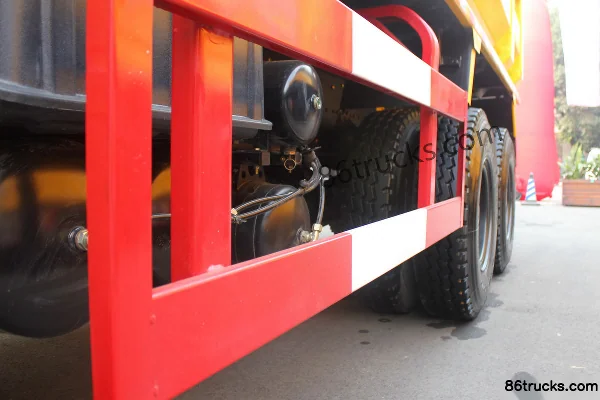SAIC Hongyan New King Kong Heavy Truck 336 hp 6X4(10 wheels) 5.8m Dump Truck CQ3255HTG404 Chassis (3) | 86Trucks