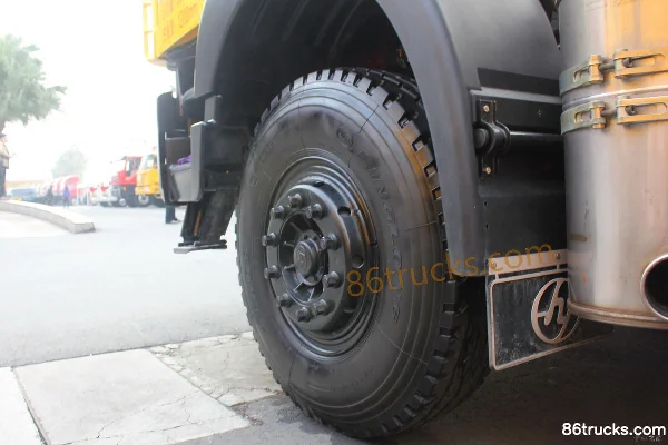 SAIC Hongyan New King Kong Heavy Truck 336 hp 6X4(10 wheels) 5.8m Dump Truck CQ3255HTG404 Chassis (2) | 86Trucks