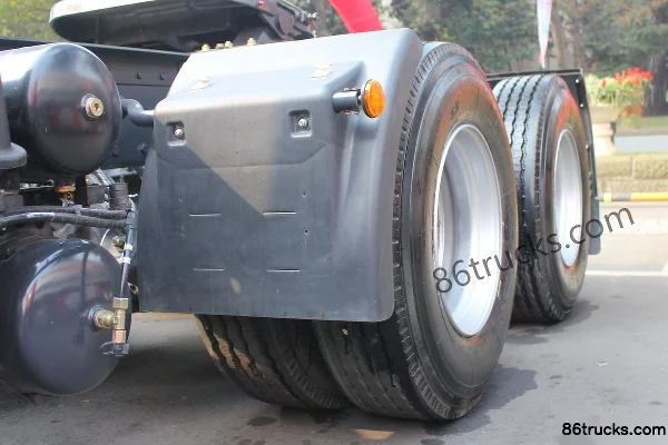 SAIC Hongyan Genlyon M100 Heavy Truck 480 hp 6X4(10 wheels) Tractor Truck (Flat Roof) Chassis (3) | 86Trucks