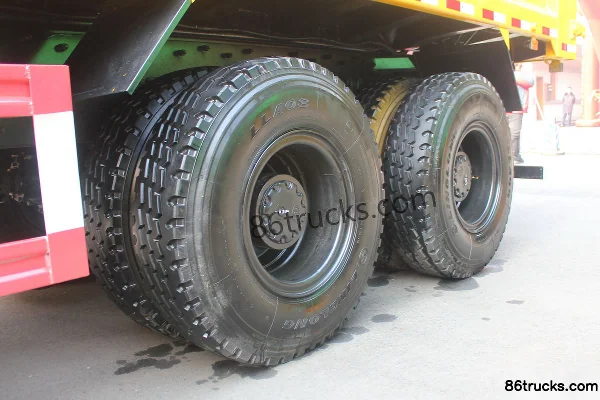 SAIC Hongyan Xin Jingang 340 ch 6X4(10 roues) camion à ordures Châssis (3) | 86Trucks