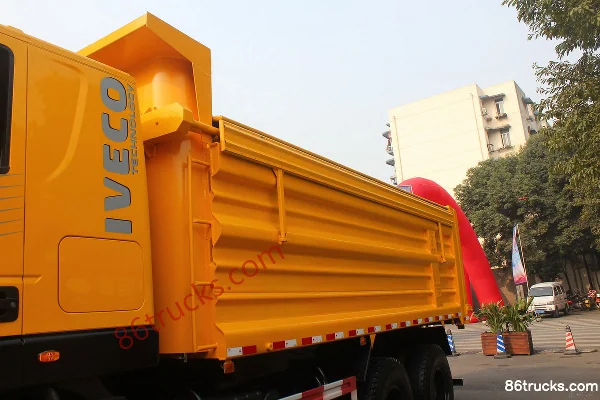 SAIC Hongyan Xin Jingang 340 ch 6X4(10 roues) camion à ordures Carrosserie (1) | 86Trucks