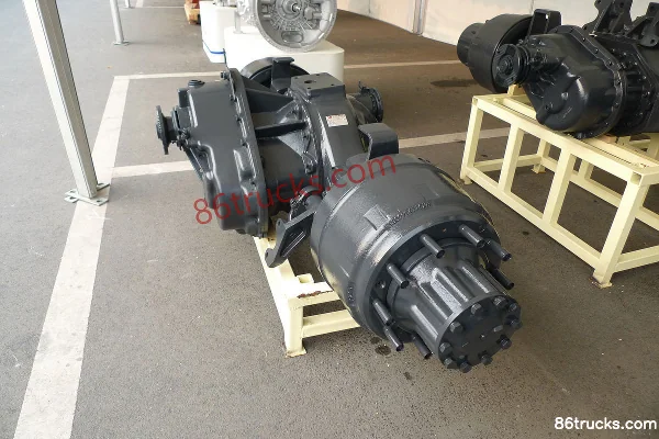 Hongyan 5801362189 (Through-type Intermediate Axle) Drive Axle Exterior (2) | 86Trucks