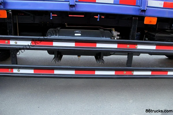 Foton Forland Kangrui H3 124 ch 4X2(6 roues) camion plateau léger à cabine demi-avancée 4,8 m Châssis (3) | 86Trucks