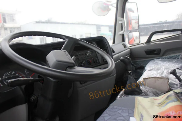 Dongfeng Duolika XL camion moyen 160 ch 4X2(6 roues) camion porteur 6,7 m Cabine (2) | 86Trucks