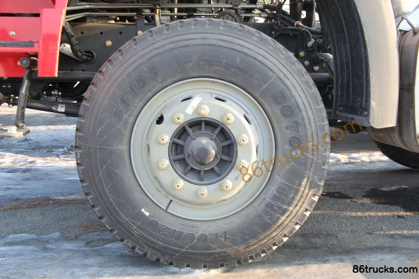 FAW Jiefang J6P heavy truck 310 hp 8X4(12 wheels) dump truck chassis (2) | 86Trucks