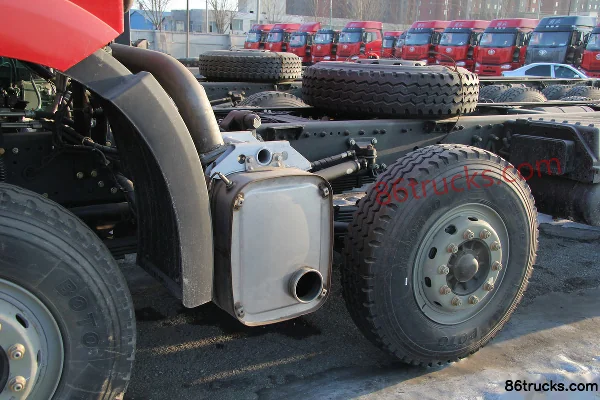 FAW Jiefang J6P heavy truck 310 hp 8X4(12 wheels) dump truck chassis (1) | 86Trucks