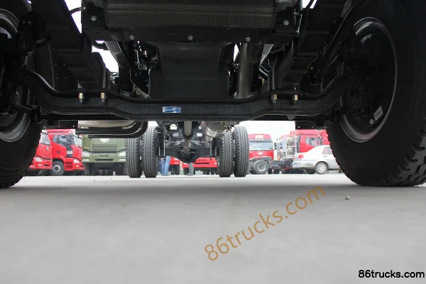 FAW Jiefang Qingdao Sailong camion porteur moyen 130 ch 4X2(6 roues) 6,2 m camion fourgon cabine demi-avancée Châssis (2) | 86Trucks