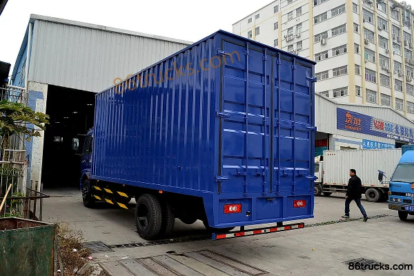 Foton Ollin CTX Medium Truck 170 hp 4X2(6 wheels) 6.75m semi-sleeper van cargo truck Exterior (3) | 86Trucks