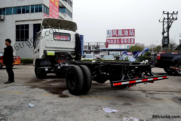 Foton Aumark CTX 143 hp 4X2(6 wheels) 3360 wheelbase single-row light truck chassis Exterior (3) | 86Trucks