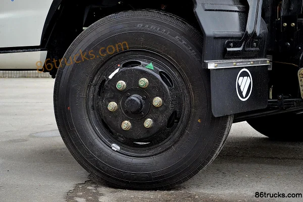 Foton Aumark CTX 143 hp 4X2(6 wheels) 3360 wheelbase single-row light truck chassis (2) | 86Trucks