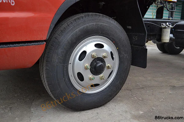 Foton Aumark 3 Series 143 hp 4X2(6 wheels) 3360 Wheelbase Single Row Light Truck Chassis (2) | 86Trucks