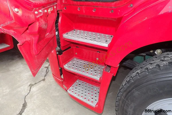FAW Jiefang J6P Heavy Truck 390hp 6X4(10 wheels) LNG Tractor Truck Cab (1) | 86Trucks