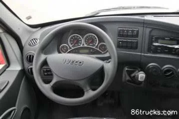 NAVECO Ouba K52 140hp 4X2(6 wheels) Diesel 4.15m Single Row Flatbed Light Truck Cab (1) | 86Trucks
