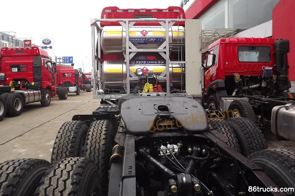 FAW Jiefang J6P Heavy Truck 390hp 6X4(10 wheels) LNG Tractor Truck Exterior (3) | 86Trucks