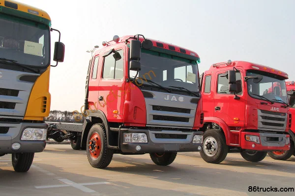 JAC Gallop K3 Medium Truck 165 hp 4X2(6 wheels) 6.5m Semi-Sleeper Cargo Truck Exterior (2) | 86Trucks