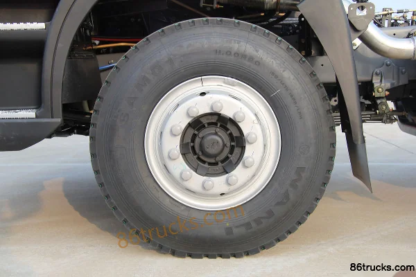 JAC Gallop K3W camion lourd version standard 350 ch 4X2(6 roues) tracteur routier Châssis (3) | 86Trucks