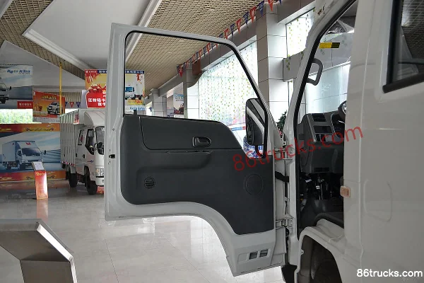 JMC Kairui 110hp 4X2(6 wheels) 3.3m double-row van light truck Cab (1) | 86Trucks