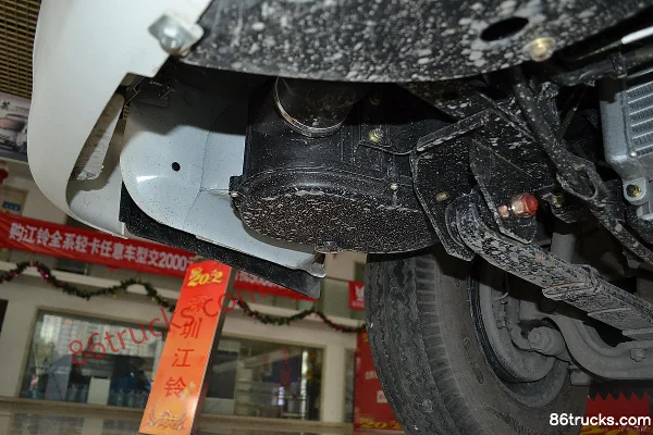 JMC Kaiyun 102hp 4X2(6 wheels) 2.1m double-row van light truck Chassis (2) | 86Trucks