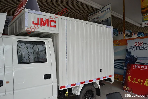 JMC Kaiyun 102hp 4X2(6 wheels) 2.1m double-row van light truck Body (1) | 86Trucks
