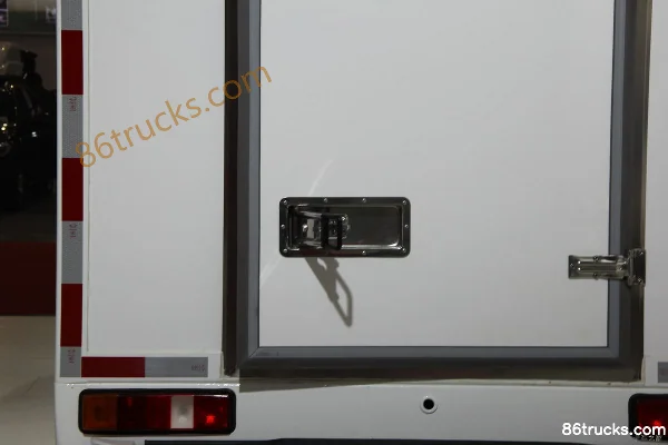 JMC Yuhu 122hp 4X2(6 wheels) Refrigerated Truck (GL) Body (3) | 86Trucks