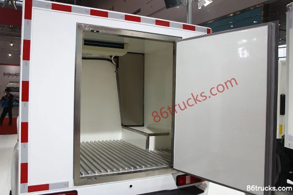 JMC Yuhu 122hp 4X2(6 wheels) Refrigerated Truck (GL) Body (2) | 86Trucks