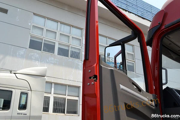 SHACMAN Delong M3000 350 hp 4X2(6 wheels) Tractor Truck (China VI) Cab (2) | 86Trucks
