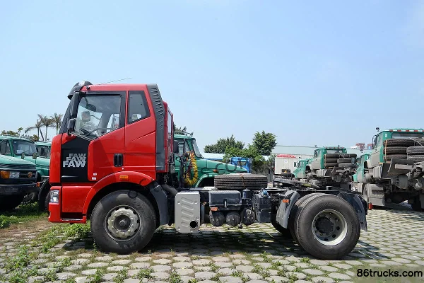 FAW Jiefang J6M Heavy Truck 2013 Model 320 hp 4X2(6 wheels) Tractor Truck Exterior (3) | 86Trucks