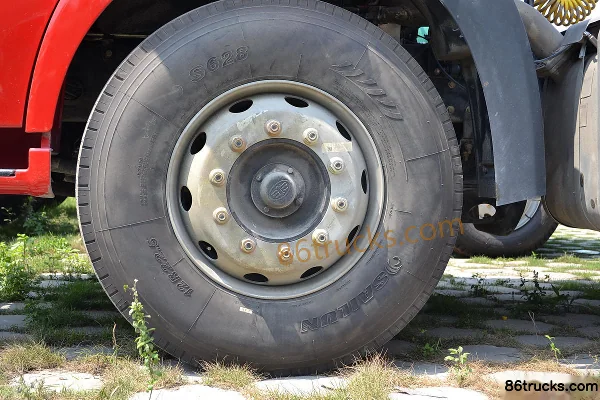 FAW Jiefang J6M Heavy Truck 2013 Model 320 hp 4X2(6 wheels) Tractor Truck Chassis (3) | 86Trucks
