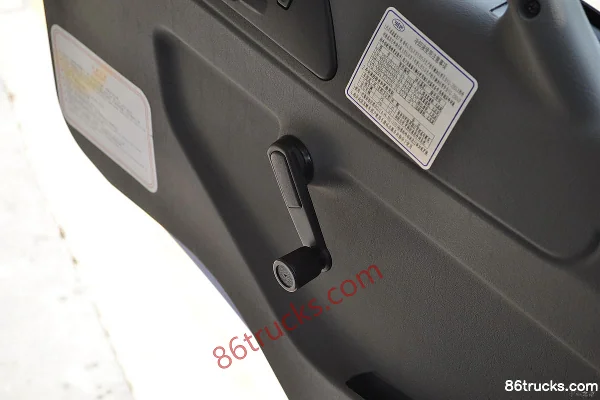 FAW Jiefang Qingdao Xin Hanwei J5M camion lourd 260 ch 4X2(6 roues) tracteur routier LNG Cabine (3) | 86Trucks