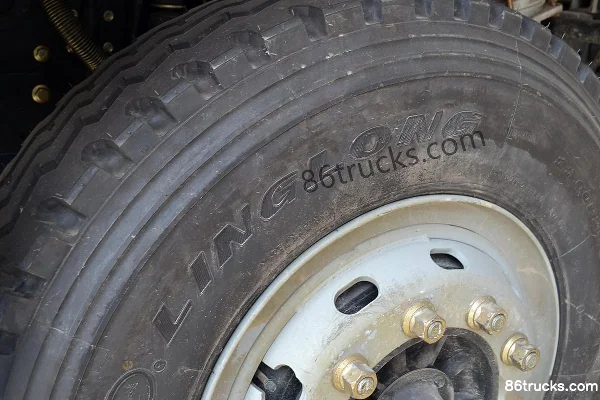 FAW Jiefang Qingdao Xin Hanwei J5M camion lourd 260 ch 4X2(6 roues) tracteur routier LNG Châssis (3) | 86Trucks