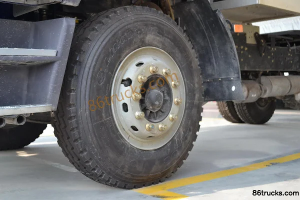 FAW Jiefang Qingdao Xin Hanwei J5M camion lourd 260 ch 4X2(6 roues) tracteur routier LNG Châssis (2) | 86Trucks
