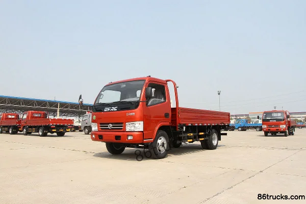 Dongfeng Ruiling M 130hp 4X2(6 wheels) 4.15m Single Row Flatbed Light Truck Exterior (3) | 86Trucks