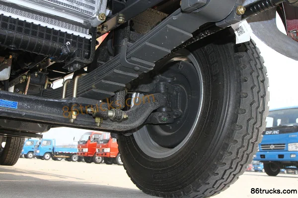 Dongfeng Duolika D6 102hp 4X2(6 wheels) 3.9m Semi-Cab Flatbed Light Truck Chassis (3) | 86Trucks