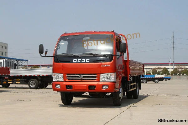 Dongfeng Duolika D6 115 hp 4X2(6 wheels) 4.15m Single Row Flatbed Light Truck Exterior (2) | 86Trucks