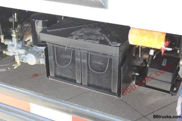 Foton Aoling CTX camion moyen 156 ch 4X2(6 roues) camion porteur fourgon 5,2 m Châssis (3) | 86Trucks