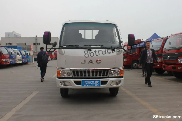 JAC Junling K330 120 hp 4X2(6 wheels) 3.8 m half-row flatbed light truck Exterior