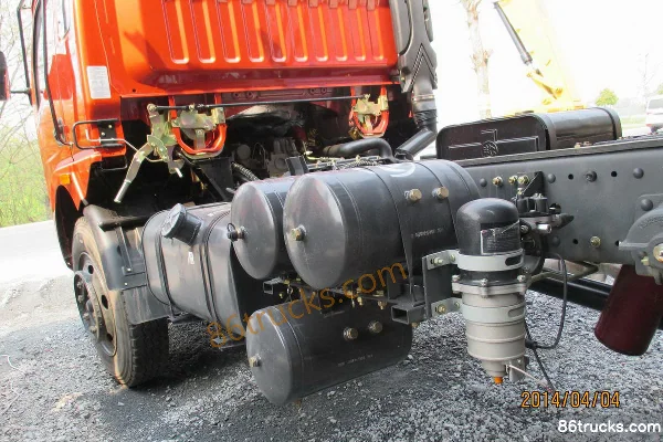 Dongfeng Lituo 115hp 4X2(6 wheels) 3.85m Dump Truck Chassis (1) | 86Trucks