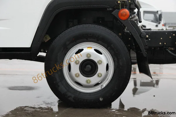 Kairui Green Card C 110 hp 4X2(6 wheels) 3360 Wheelbase Single Row Light Truck Chassis (1) | 86Trucks