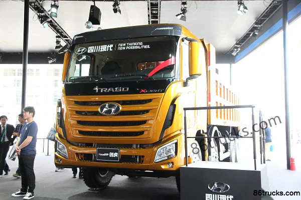 Sichuan Hyundai Chuanghu XCIENT Heavy Truck 300 hp 8X4(12 wheels) 7.6m Dump Truck Exterior (2) | 86Trucks